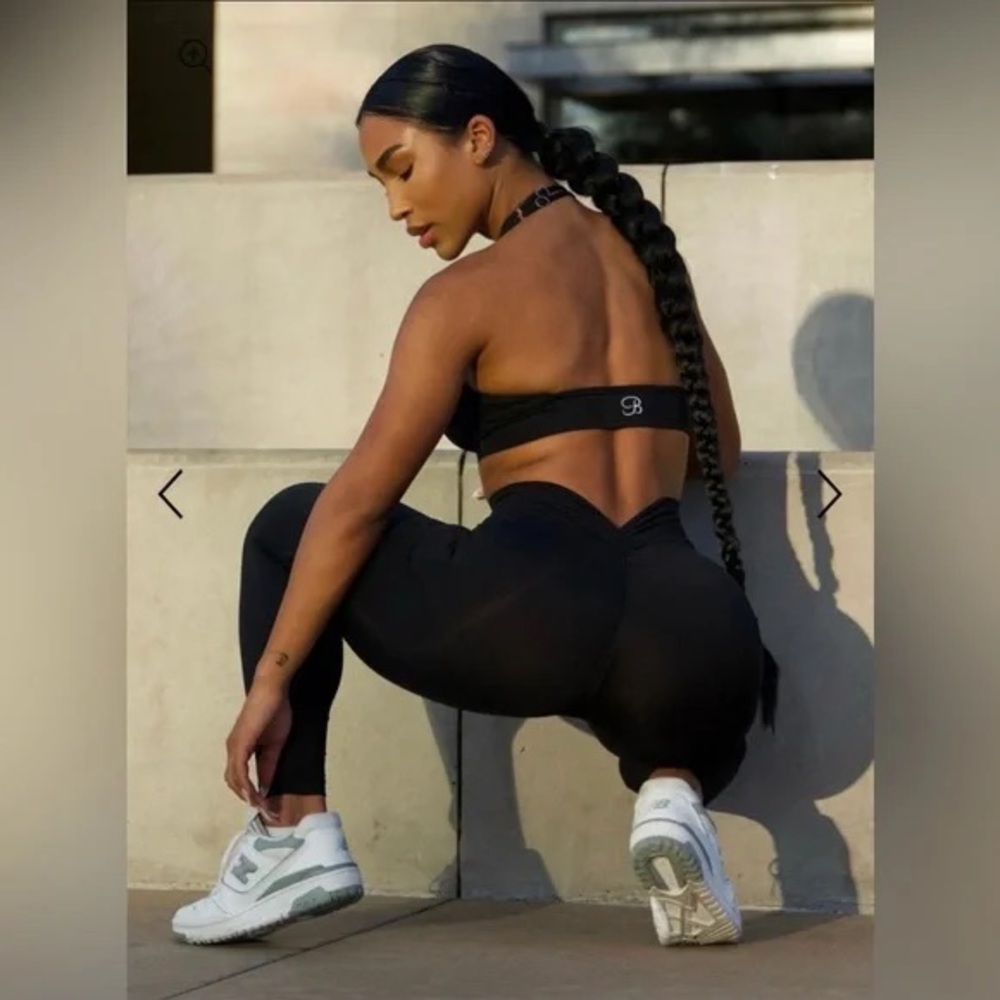 Bombshell sportswear v back leggings